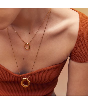 Cora Pendant - Small - Gold s'inspire de l'anatomie humaine