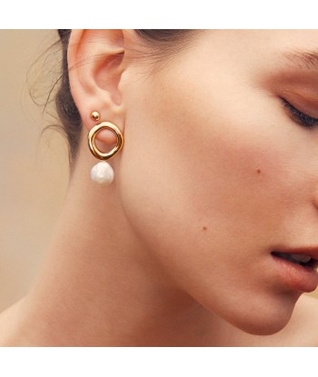 Cora Pearl Studs - Gold Dans la société mordern